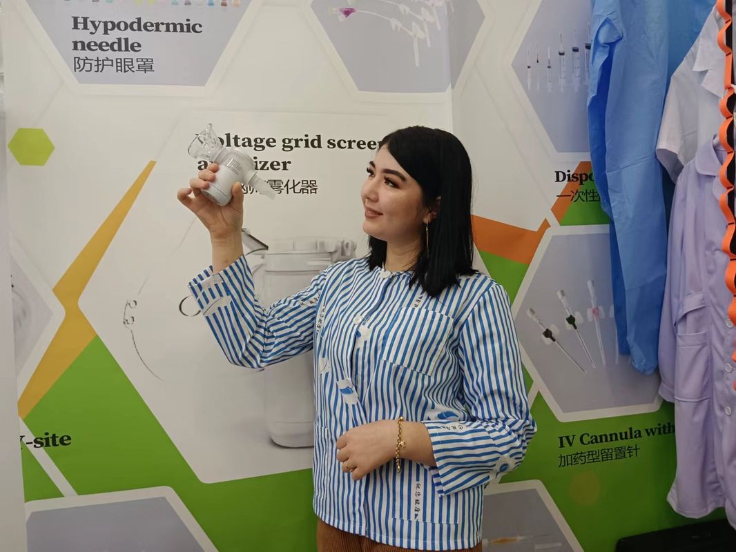 Inhaler loại Aerosol hít thở với thở người lớn Máy Nebulizer